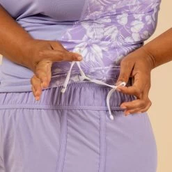 Tee Shirt Anti UV Surf Top 500 Manches Courtes Femme Parme Et Floral SELVA -Équipement De Surf tee shirt anti uv surf top 500 manches courtes femme parme et floral selva 4